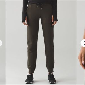 Lululemon Ready to Rulu size 2 DKOV